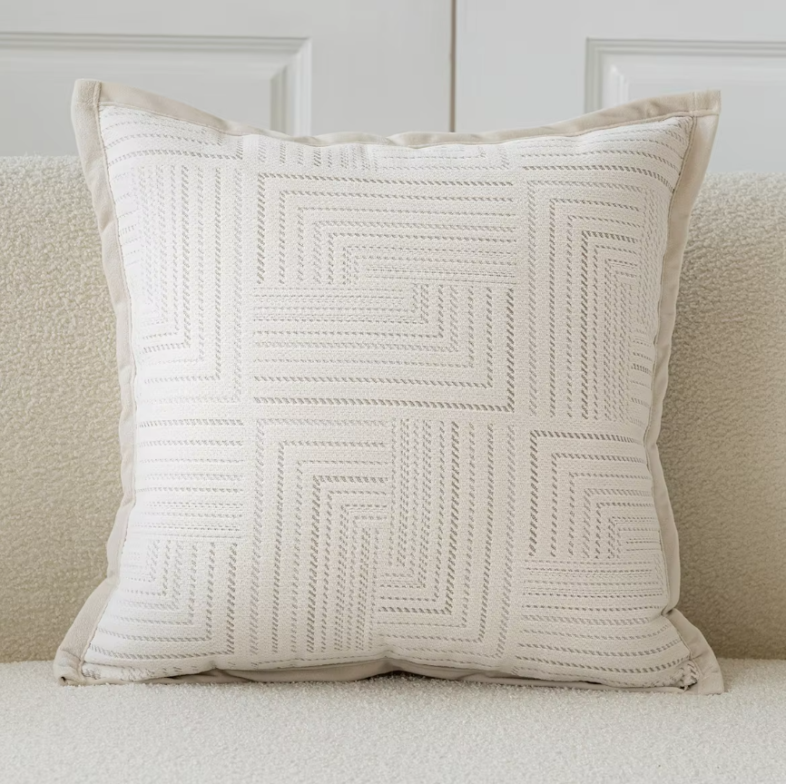 Decorative pillow cover - maze